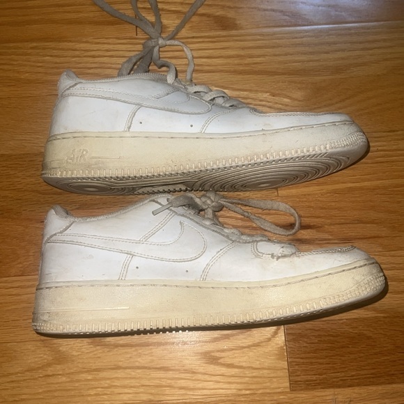 White Air Force 1’s - Picture 2 of 4